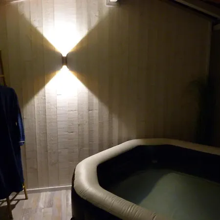 Сasa de vacaciones Cocon Avec Jacuzzi Prive, Proche Dune Du Pilat Le Teich